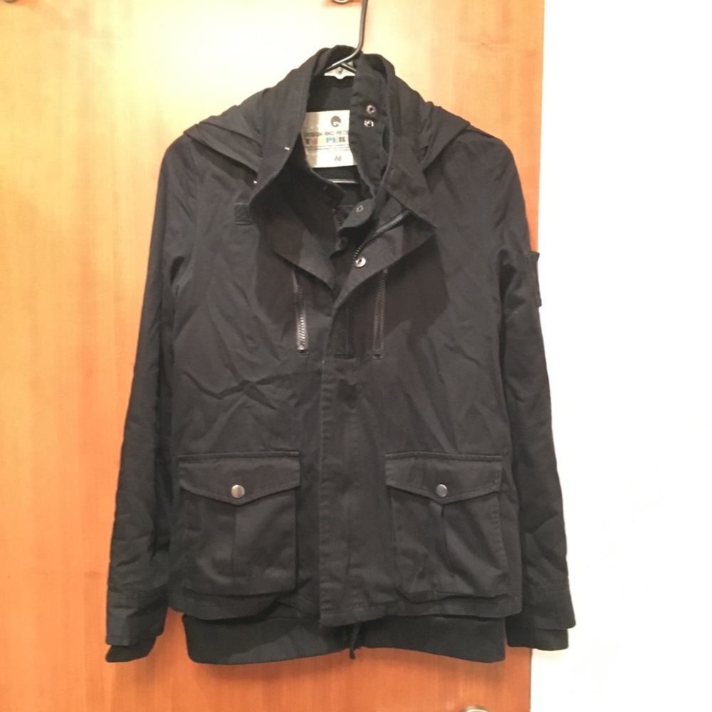 Detachable black jacket